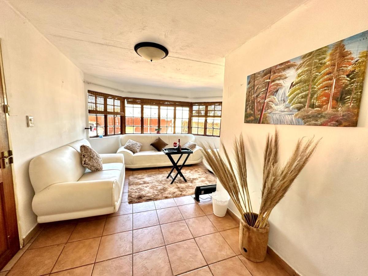 Blue Lantern Bed And Breakfast Kempton Park Exterior foto