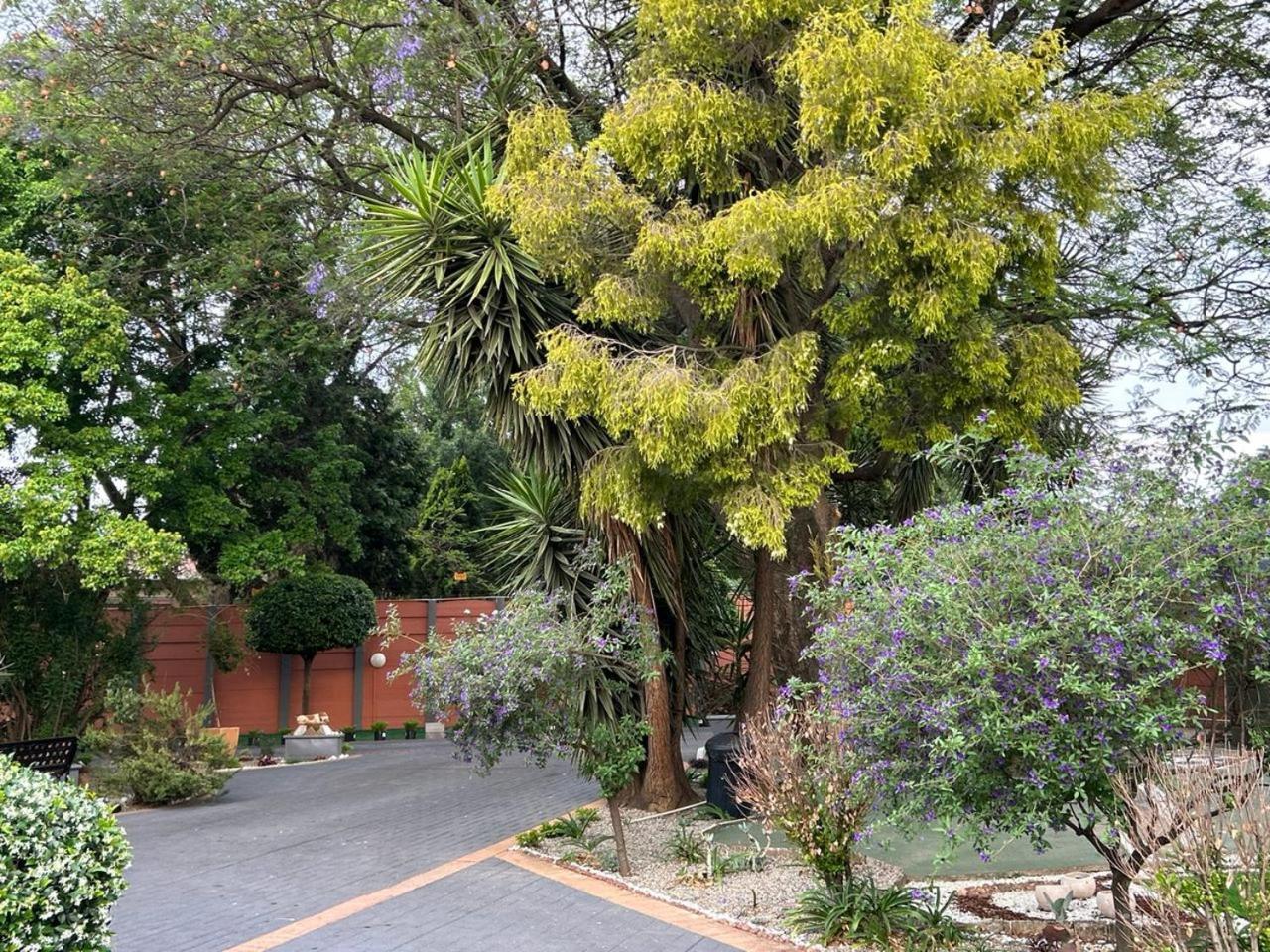 Blue Lantern Bed And Breakfast Kempton Park Exterior foto