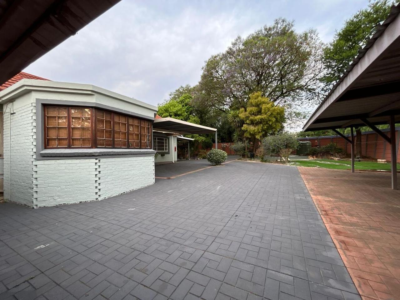 Blue Lantern Bed And Breakfast Kempton Park Exterior foto